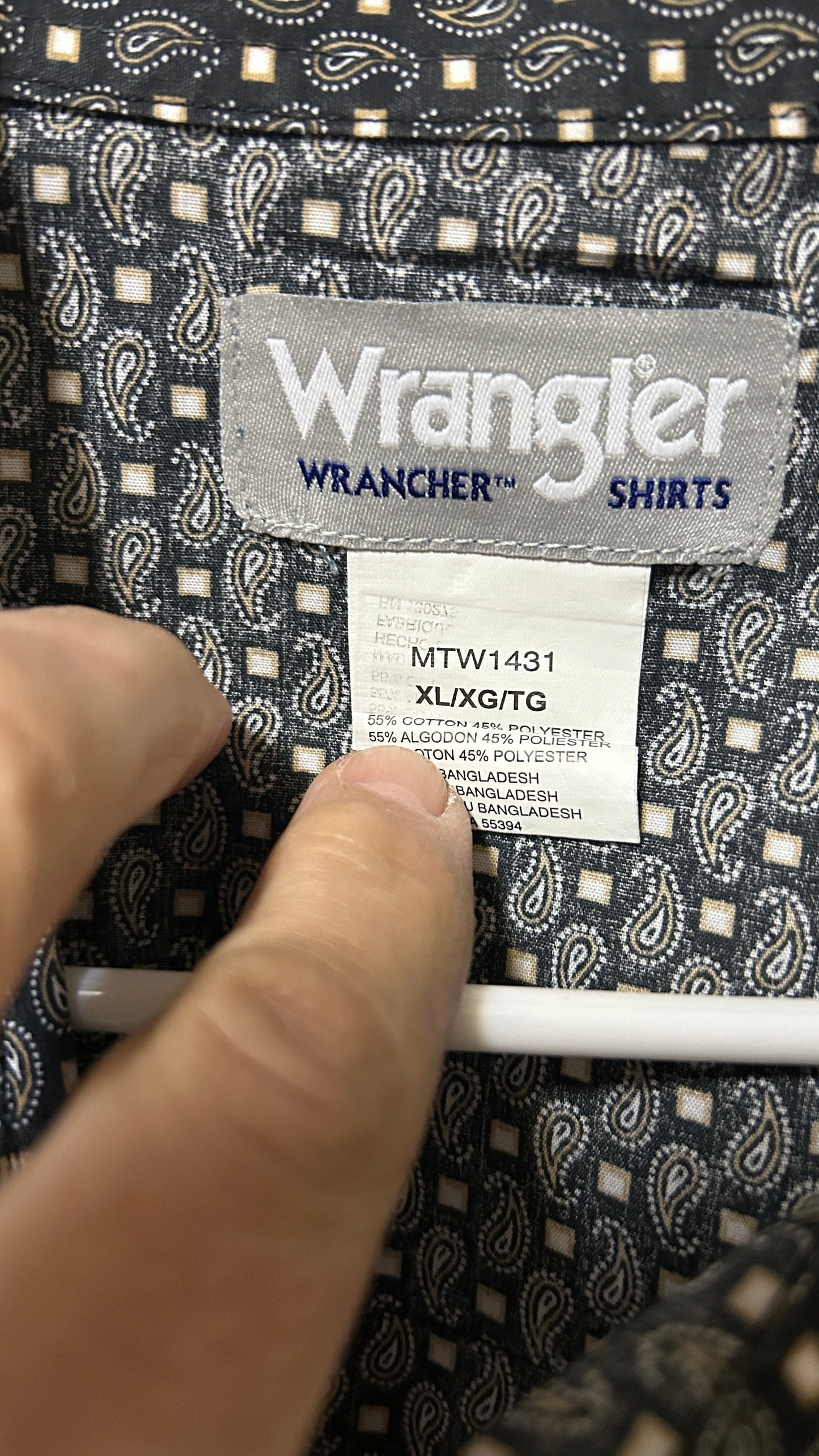 Wrangler Long sleeve button down shirt XL