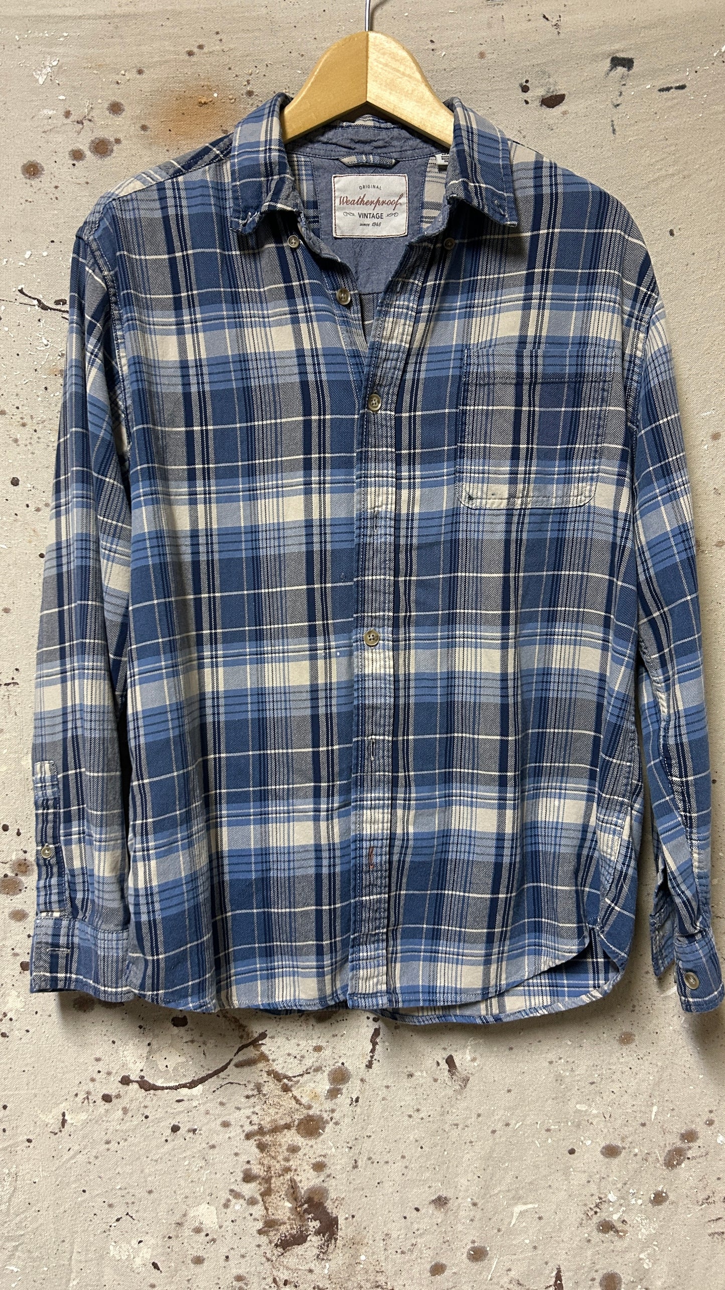 Weatherproof Vintage Long sleeve button down shirt Medium Cotton blue white