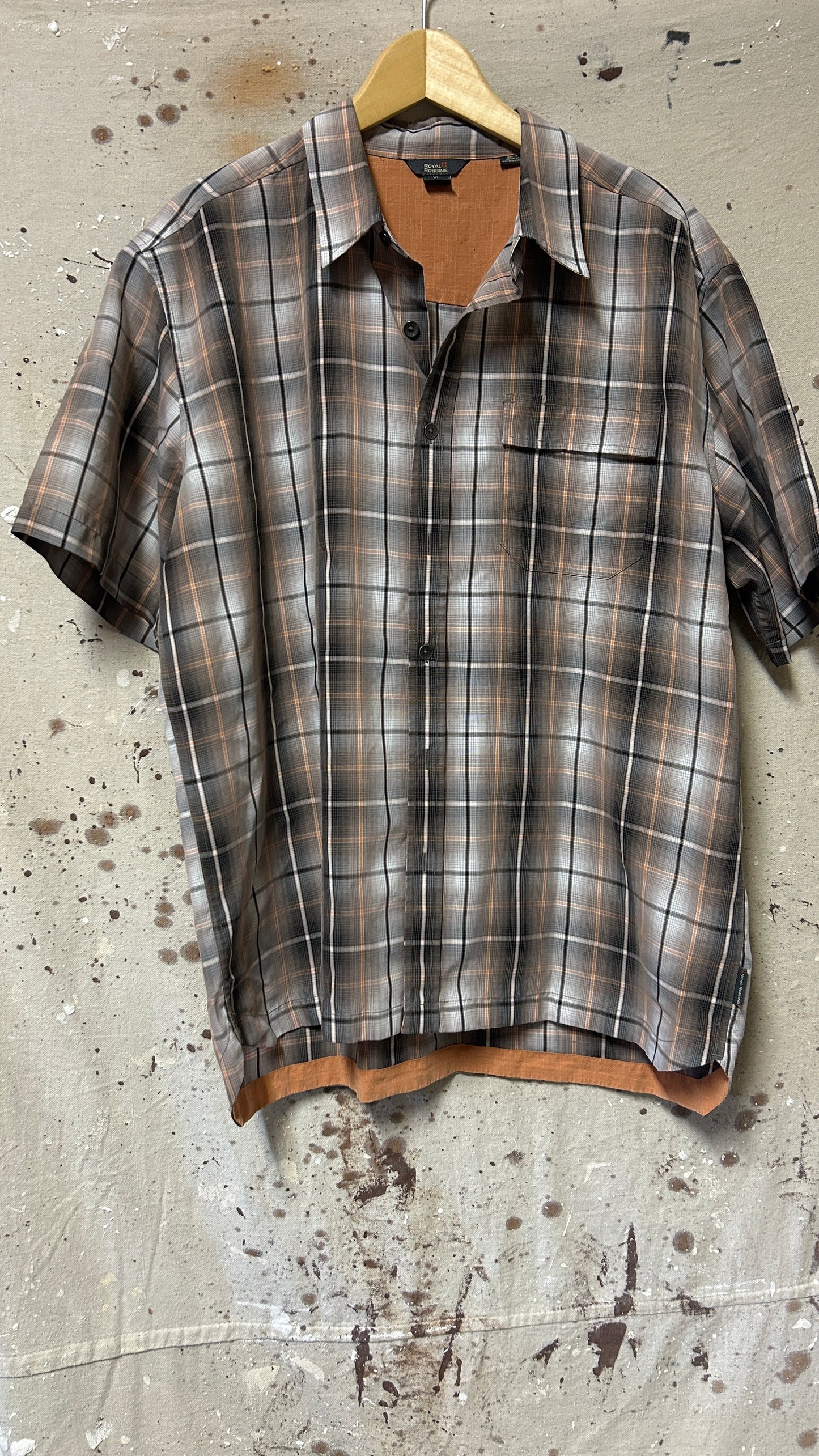 Royal Robbins Short sleeve button down shirt Large Cotton