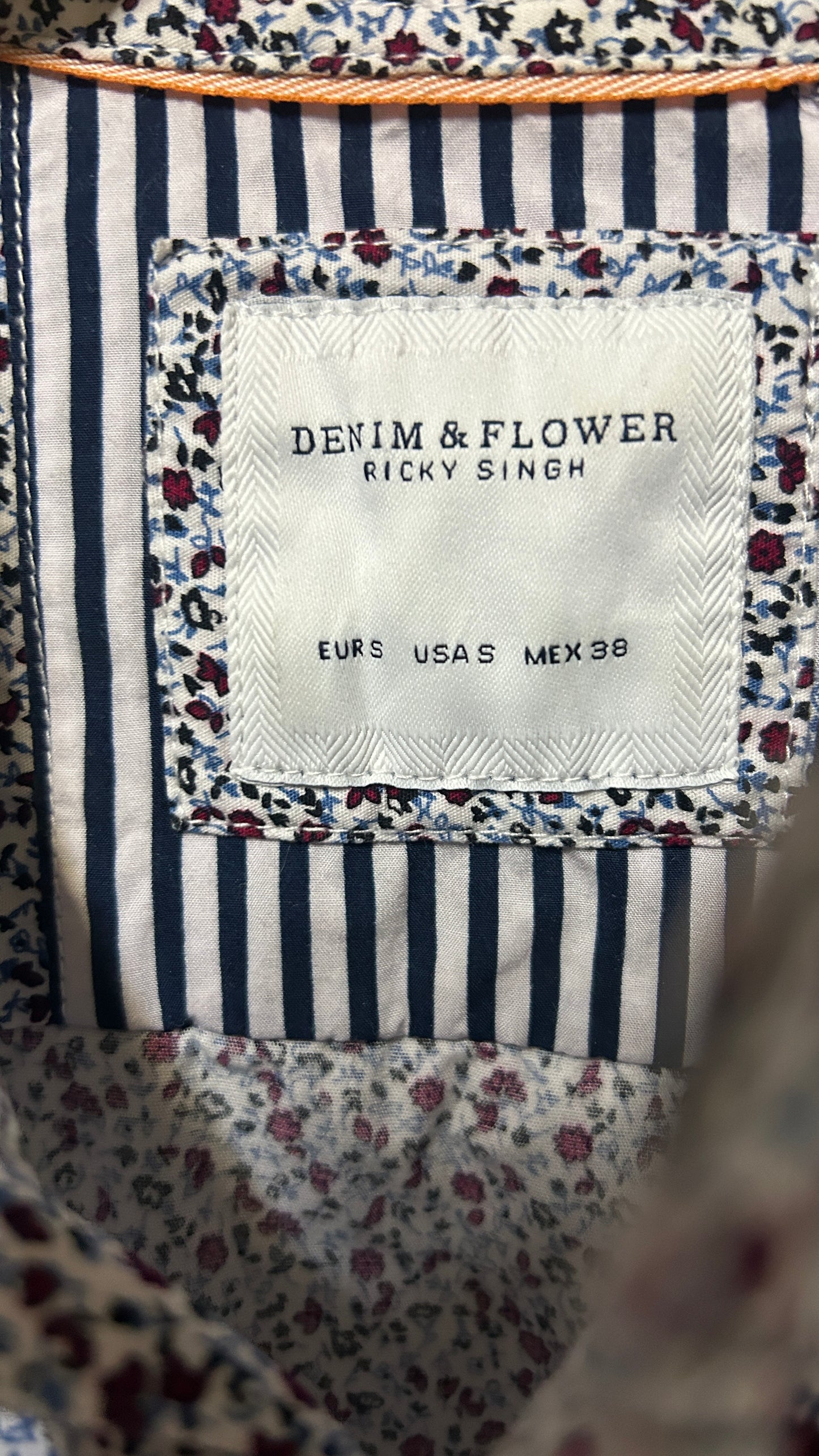 Denim and Flower Short sleeve button down shirt Small Cotton