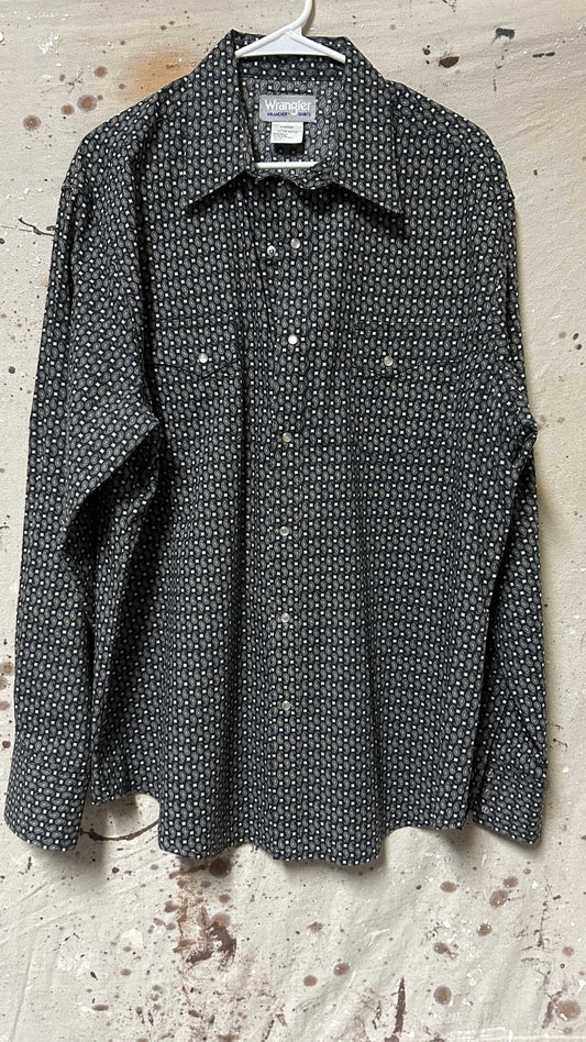 Wrangler Long sleeve button down shirt XL