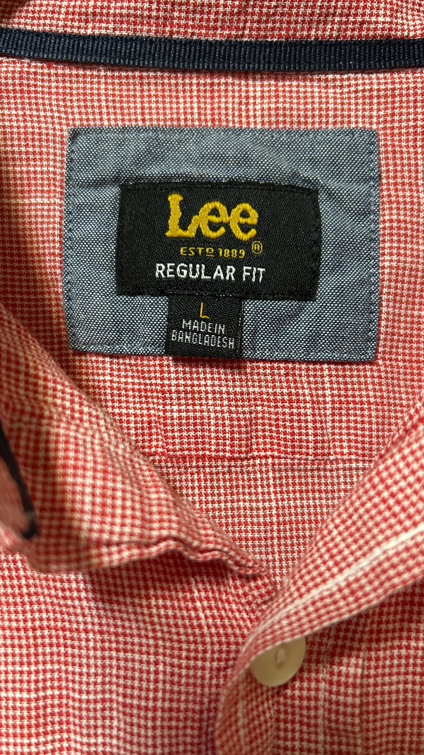 Lee Short sleeve button down shirt Large Salmon