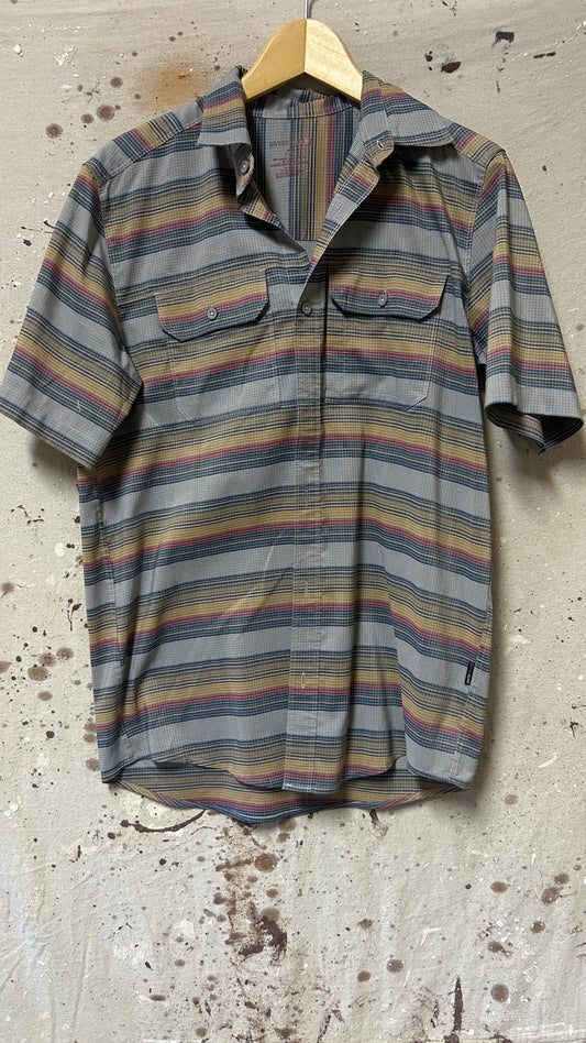 Swisstech Short sleeve button down shirt Small