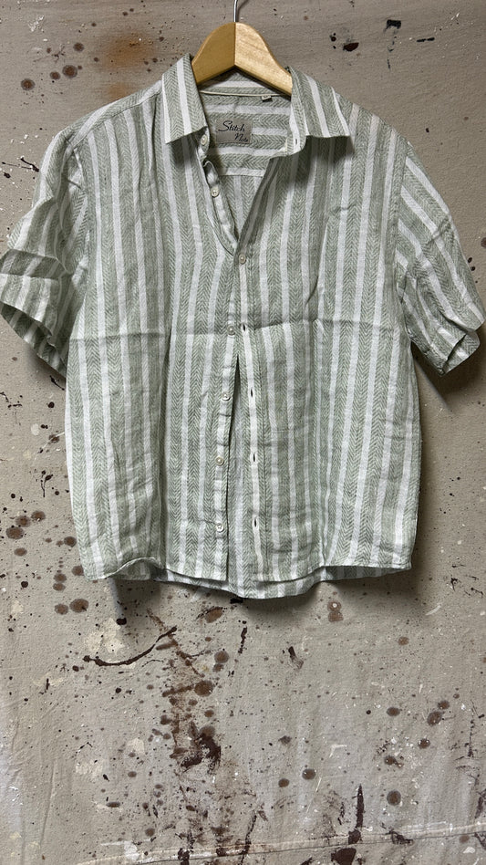 Stitch Note Short sleeve button down shirt Medium