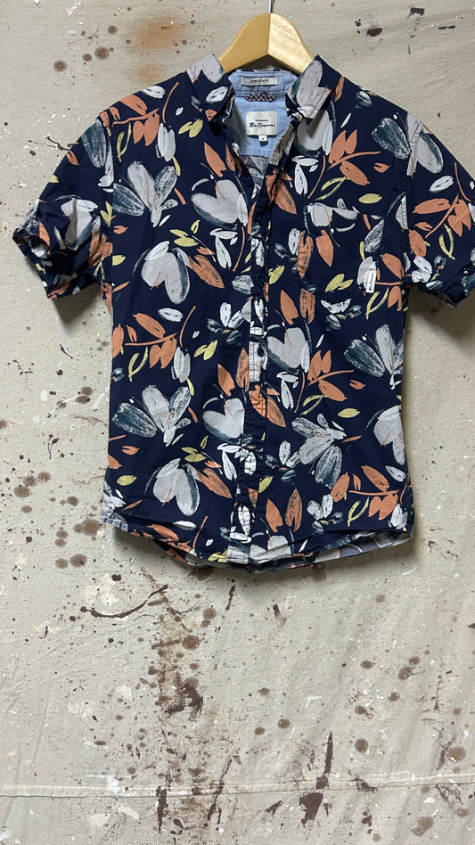 Ben Shirman Short sleeve button down shirt Medium Cotton