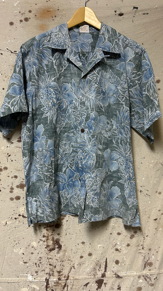 Go Barefoot Short sleeve button down shirt Large cotton Flower