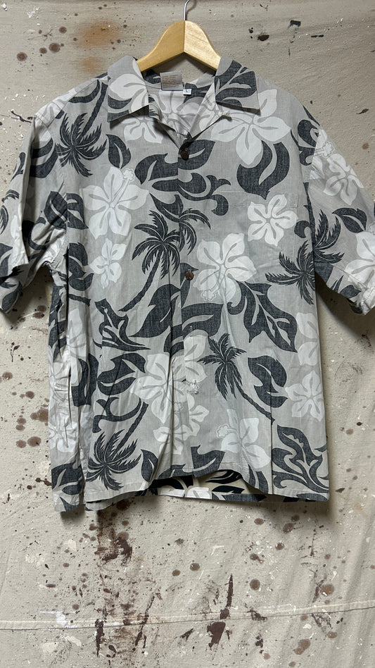 Go Barefoot Short sleeve button down shirt Large cotton